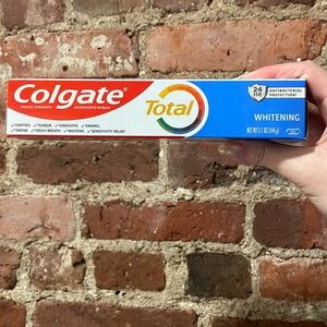New Colgate total whitening gel toothpaste
